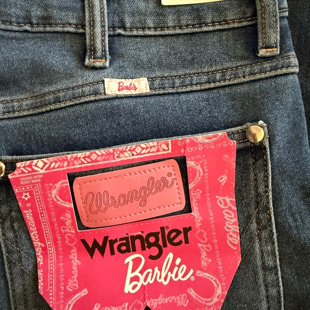 Wrangler Barbie X Wrangler Westward High Rise Bootcut Jeans Size 33x34 NWT - Picture 7 of 7